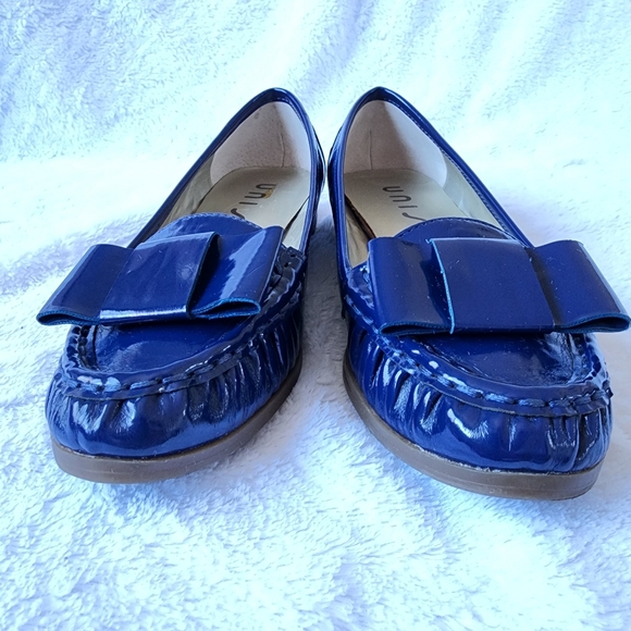 Unisa navy leather slip on flat loafer US 6 Preowned - Picture 2 of 10